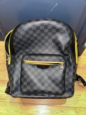 Louis Vuitton
Damier Graphite & Yellow Josh Backpack